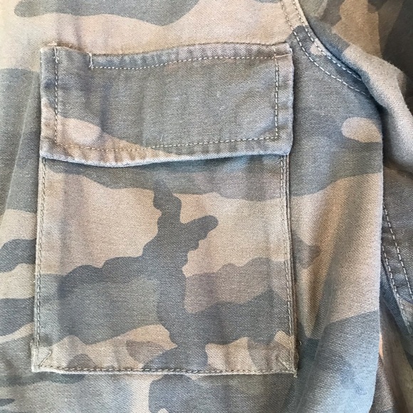 TNA Camo jacket size medium. - Picture 4 of 6